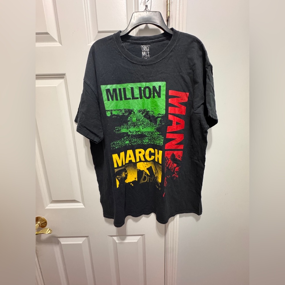 Originsls Black Graphic T-Shirt Million man March size xl